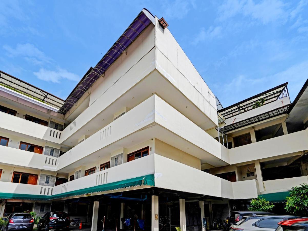 Oyo 1699 Verona Residence Bandung Exterior foto