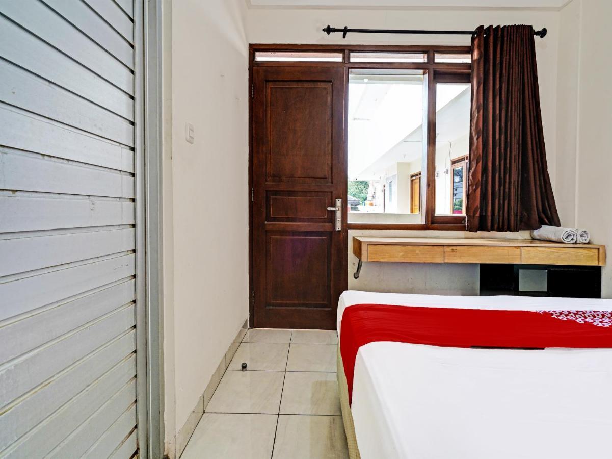 Oyo 1699 Verona Residence Bandung Exterior foto