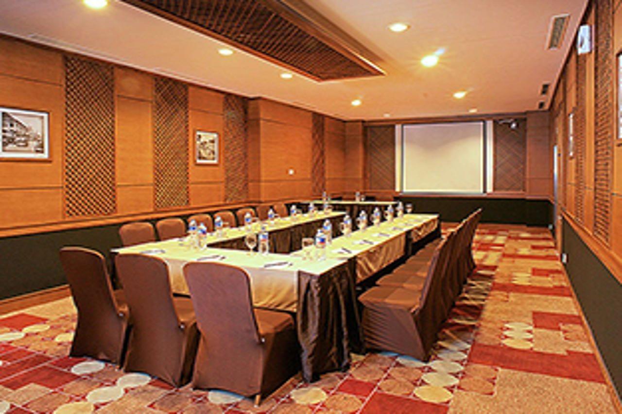 Oyo 1699 Verona Residence Bandung Exterior foto