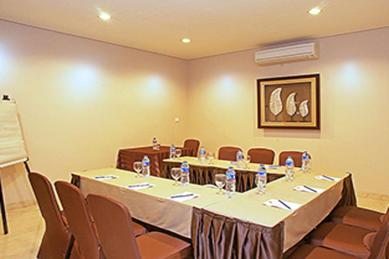 Oyo 1699 Verona Residence Bandung Exterior foto