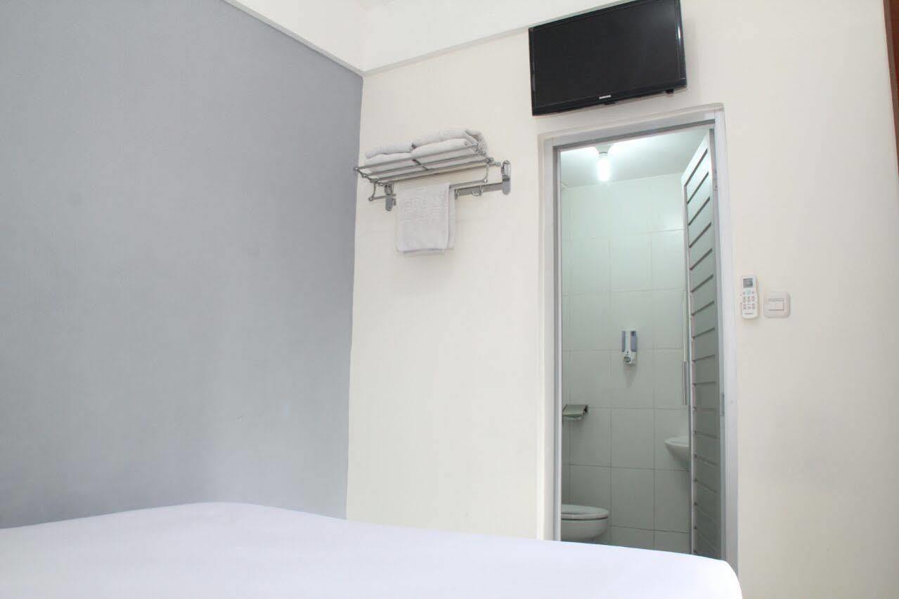 Oyo 1699 Verona Residence Bandung Exterior foto